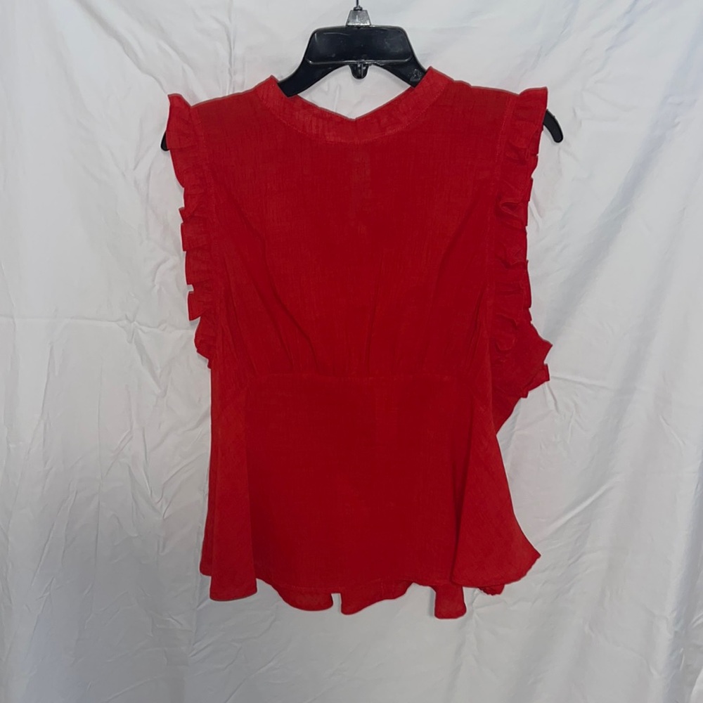 Cute white shirt size large, but fits more like a medium